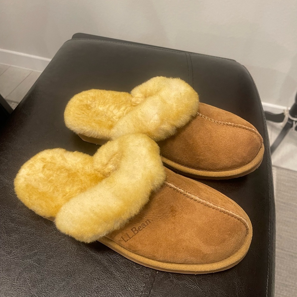 LL Bean wicked good shearling slides mules Sz 8 women